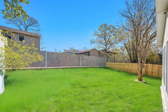 43 Comus Road, Rocky Point, NY 11778