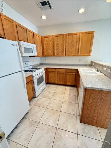 9929 FOUNTAIN WALK Avenue 0, Las Vegas, NV 89149