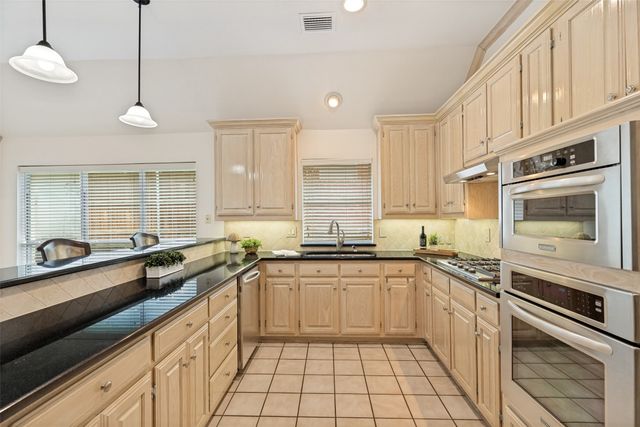 1105 Hills Creek Drive, Mckinney, TX 75072