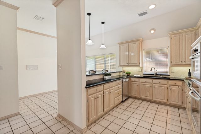 1105 Hills Creek Drive, Mckinney, TX 75072