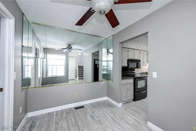 7121 W Cross Creek Trail, Brecksville, OH 44141