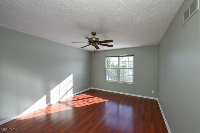 7121 W Cross Creek Trail, Brecksville, OH 44141