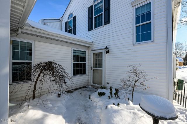 7121 W Cross Creek Trail, Brecksville, OH 44141