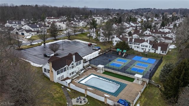 7121 W Cross Creek Trail, Brecksville, OH 44141