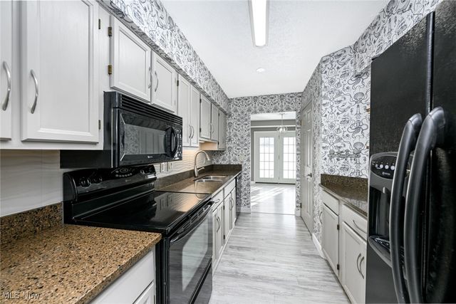 7121 W Cross Creek Trail, Brecksville, OH 44141