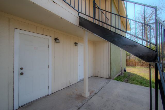 100 Uhland RD 1, San Marcos, TX 78666