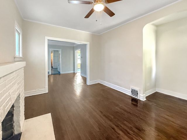 525 N Taylor Avenue, Oak Park, IL 60302