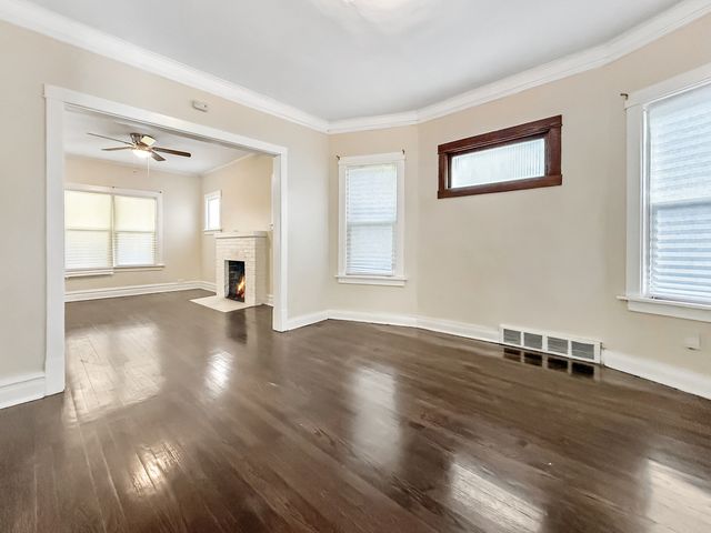 525 N Taylor Avenue, Oak Park, IL 60302