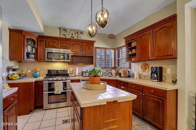 12541 SETTING SUN Drive, El Paso, TX 79938