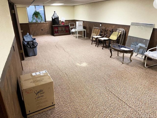 2684 Roundtree Drive, Troy, MI 48083