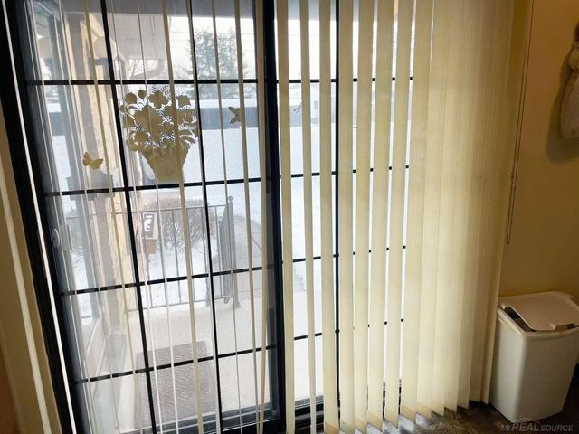 2684 Roundtree Drive, Troy, MI 48083