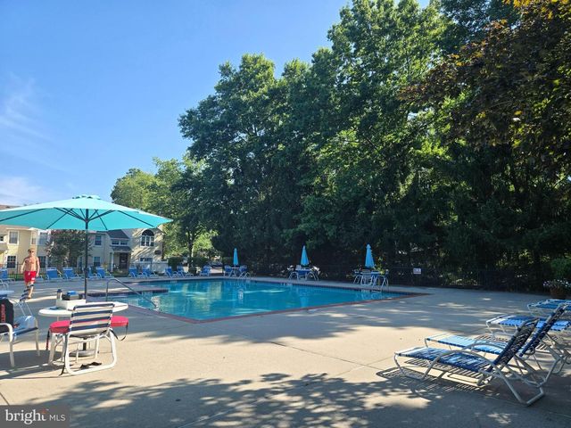 27 HUBER CT, Hightstown, NJ 08520