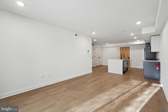 1951 POINT BREEZE AVE, Philadelphia, PA 19145