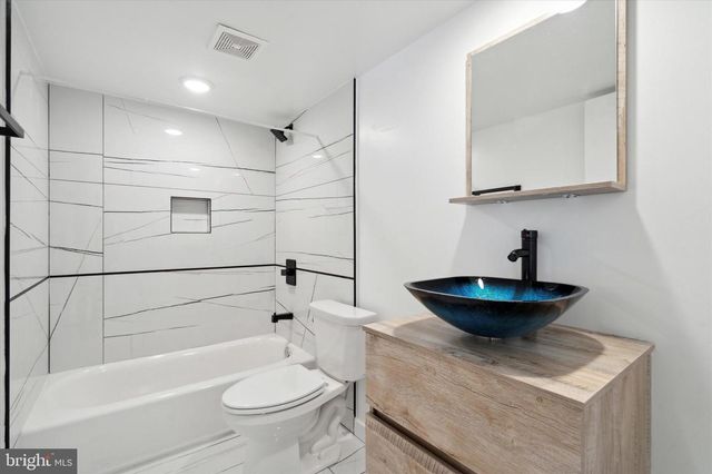 1951 POINT BREEZE AVE, Philadelphia, PA 19145