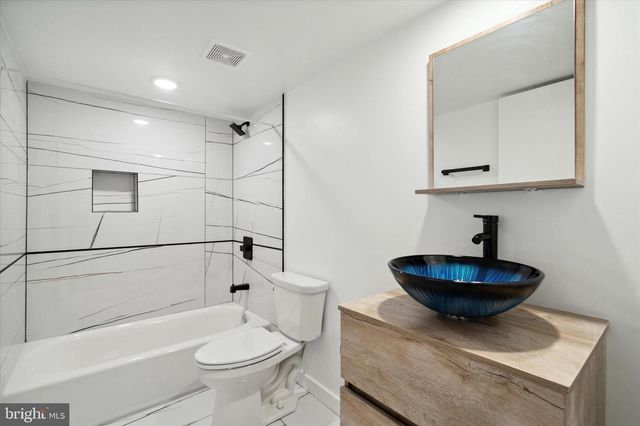 1951 POINT BREEZE AVE, Philadelphia, PA 19145