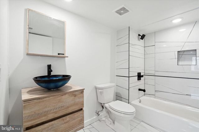 1951 POINT BREEZE AVE, Philadelphia, PA 19145