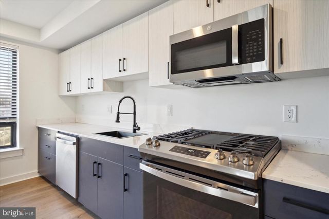 1951 POINT BREEZE AVE, Philadelphia, PA 19145