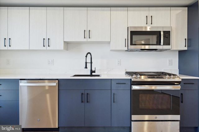 1951 POINT BREEZE AVE, Philadelphia, PA 19145