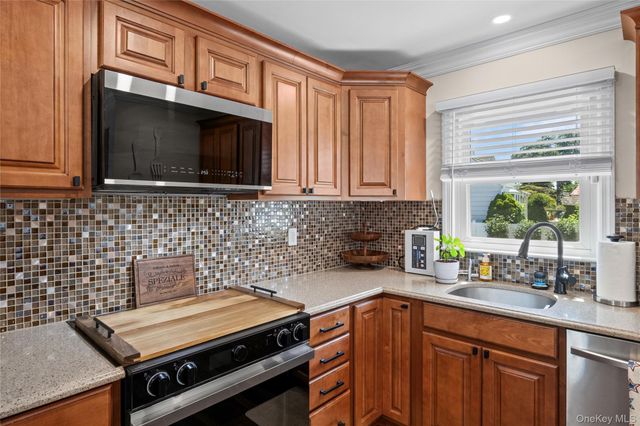 241 Houston Street, Lindenhurst, NY 11757