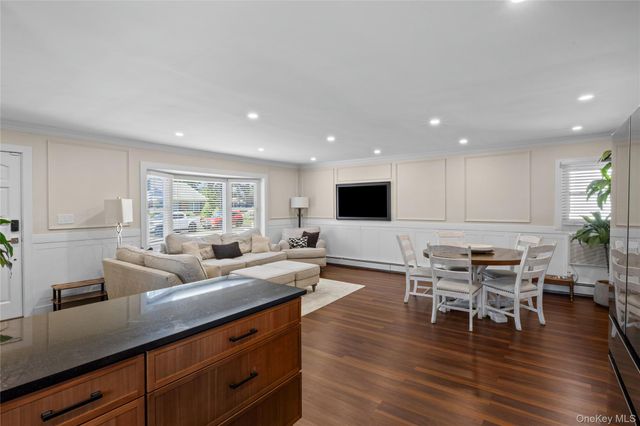 241 Houston Street, Lindenhurst, NY 11757