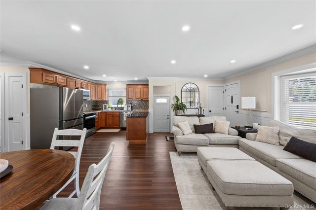241 Houston Street, Lindenhurst, NY 11757