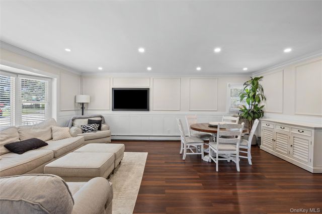241 Houston Street, Lindenhurst, NY 11757