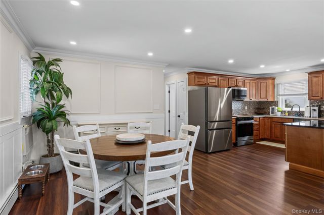 241 Houston Street, Lindenhurst, NY 11757