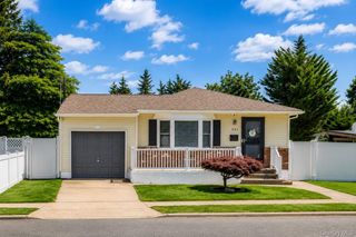241 Houston Street, Lindenhurst, NY 11757