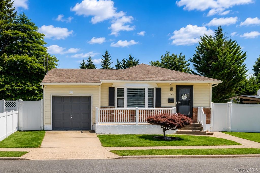 241 Houston Street, Lindenhurst, NY 11757