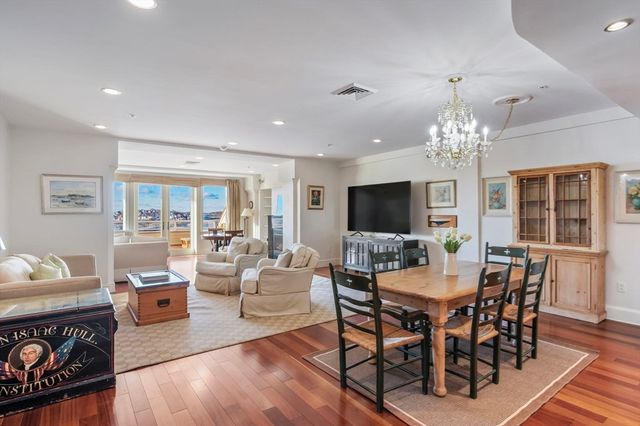 1 Longbeach Ave 202, Hull, MA 02045