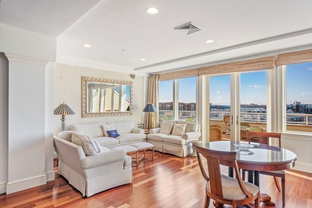 1 Longbeach Ave 202, Hull, MA 02045