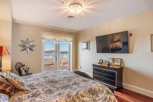 1 Longbeach Ave 202, Hull, MA 02045