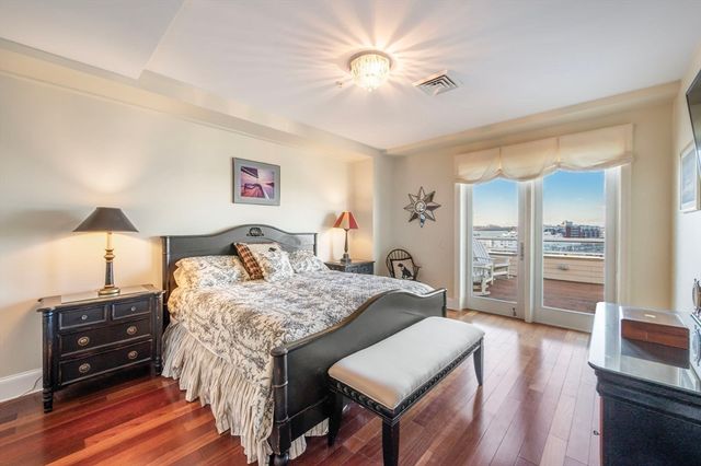 1 Longbeach Ave 202, Hull, MA 02045