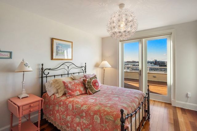 1 Longbeach Ave 202, Hull, MA 02045