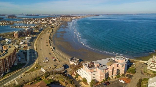 1 Longbeach Ave 202, Hull, MA 02045