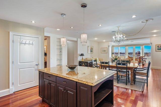 1 Longbeach Ave 202, Hull, MA 02045