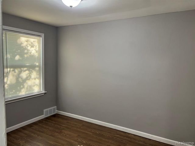 19331 Hoover Street, Detroit, MI 48205