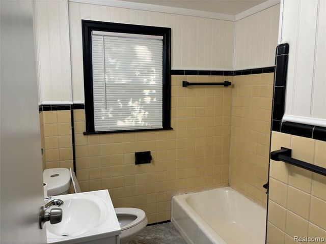 19331 Hoover Street, Detroit, MI 48205