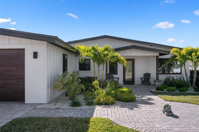 401 28TH STREET, Holmes Beach, FL 34217
