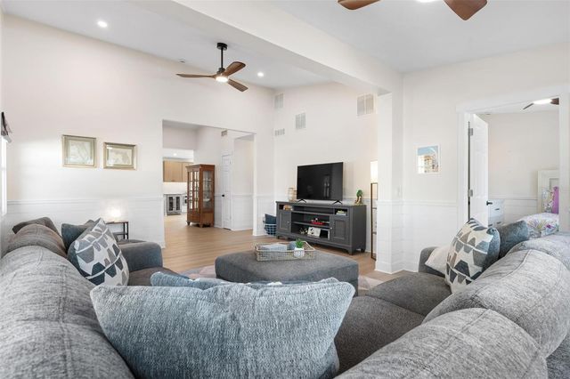 401 28TH STREET, Holmes Beach, FL 34217