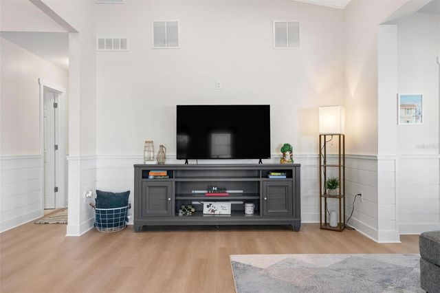 401 28TH STREET, Holmes Beach, FL 34217