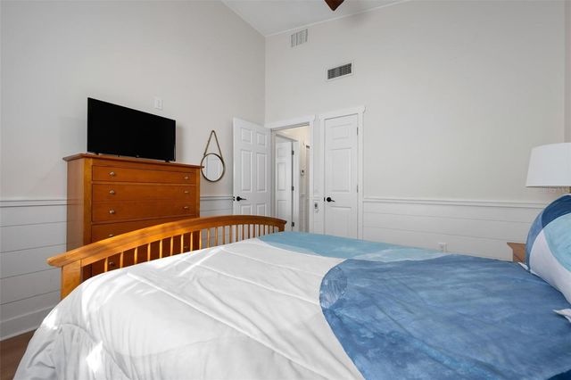 401 28TH STREET, Holmes Beach, FL 34217