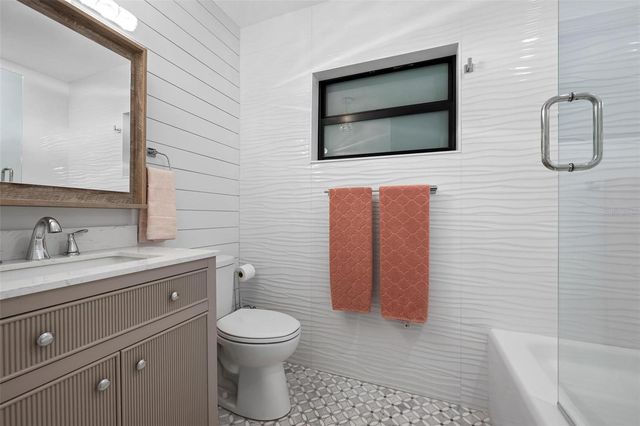 401 28TH STREET, Holmes Beach, FL 34217