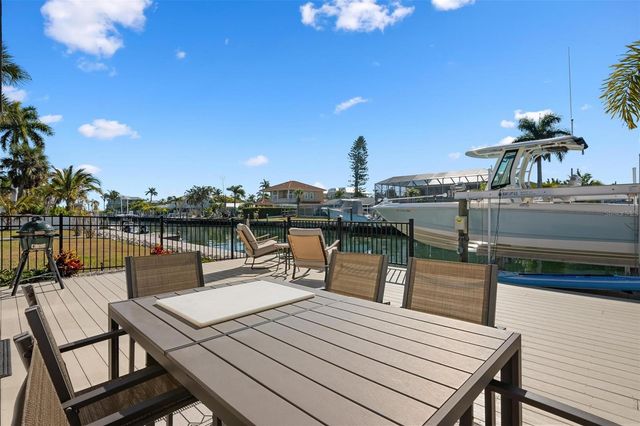 401 28TH STREET, Holmes Beach, FL 34217