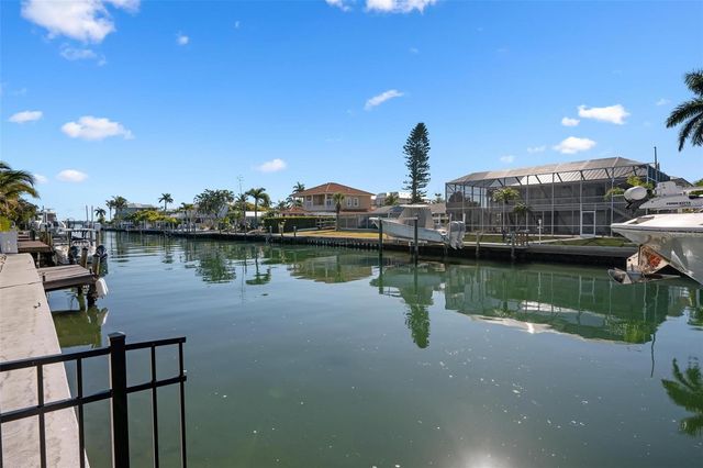 401 28TH STREET, Holmes Beach, FL 34217