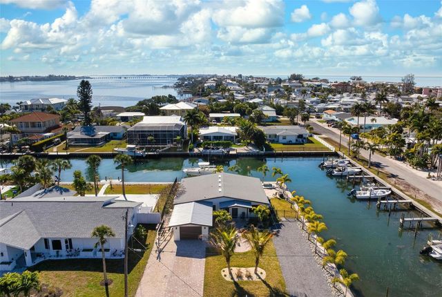 401 28TH STREET, Holmes Beach, FL 34217