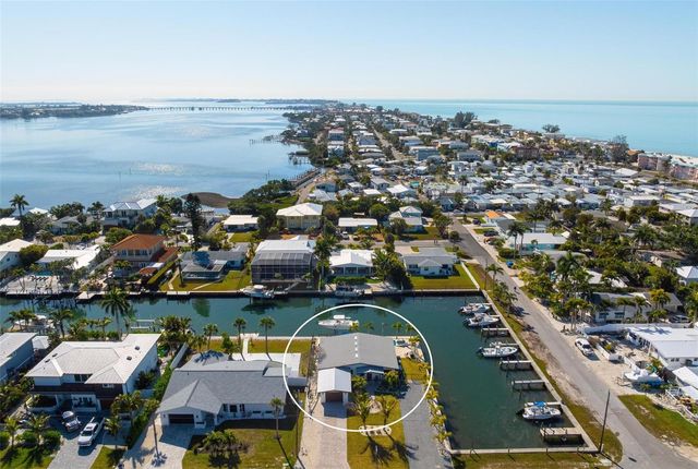 401 28TH STREET, Holmes Beach, FL 34217