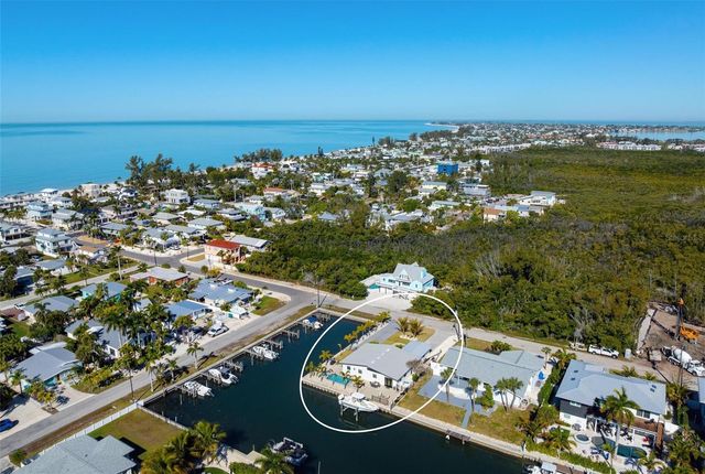401 28TH STREET, Holmes Beach, FL 34217