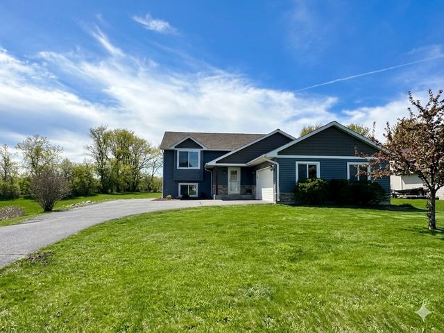 1327 Mallard Lane, New Richmond, WI 54017