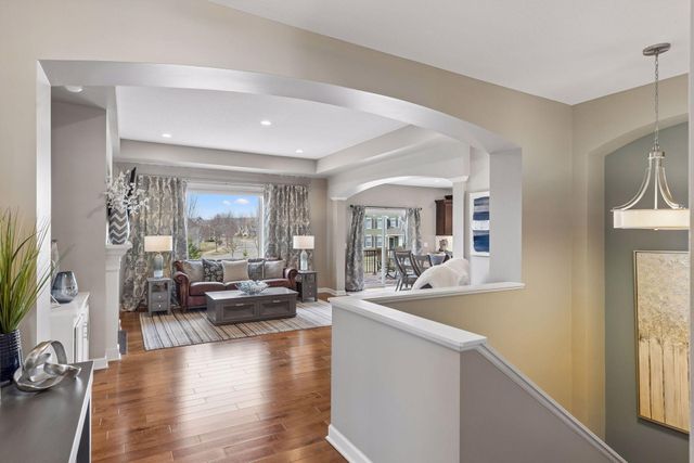 1372 Pleasant Lake Drive, Woodbury, MN 55129